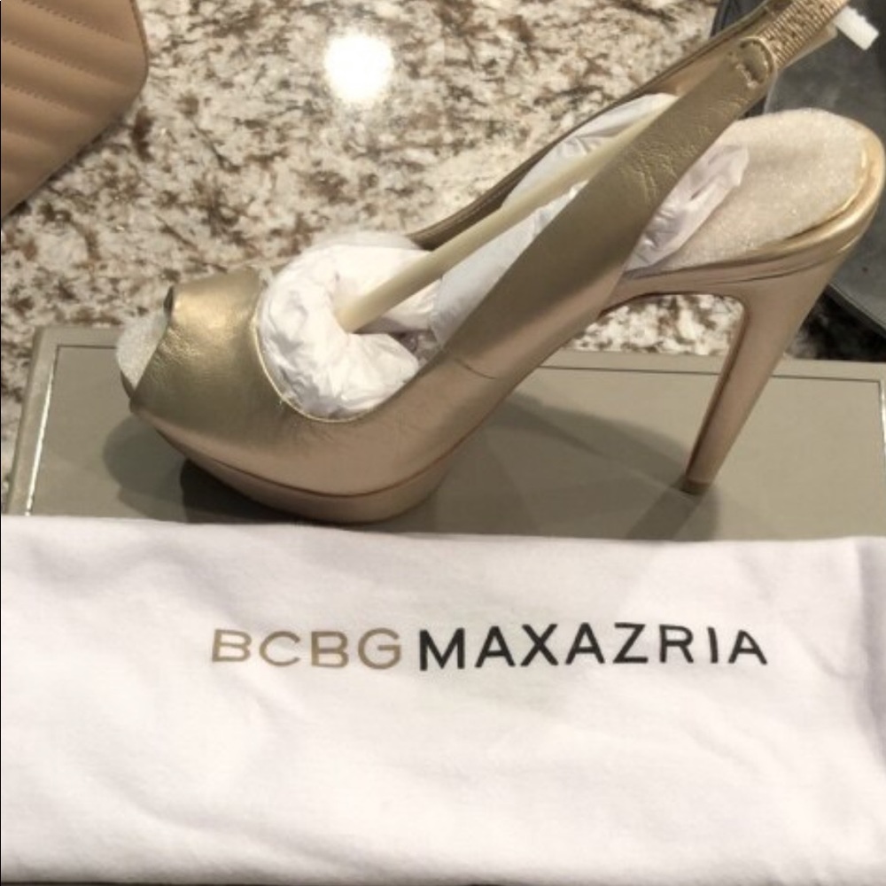 BCBG size 6 champagne - never been worn